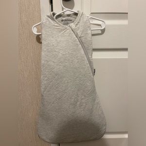 Gunamuna Sleep Sack Swaddle EUC 0-3 months 1.0 tog